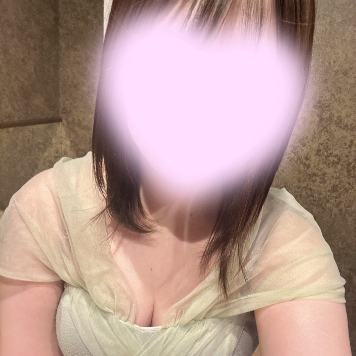 こんにちは！つむです🐹🌻
今日は15:00~24:00で出勤してます✨

最近暖かい日増えてきましたね🌷☀️
つむは最近、毎日の筋トレに加えて30分〜1時間くらいウォーキングも頑張ってます🏃‍♂️💫

夏までにあと5キロ落としたいので気合い入れてダイエット中です🔥
でも美味しいもの食べるの大好きだから誘惑と毎日戦ってます🥺笑

みんなは夏に向けて運動とか何かしてますか？？👀
おすすめのダイエット方法とかあったら教えてほしいです❣️

今日もお仕事終わりのお兄さんや、癒しほしい方ぜひお待ちしてます🫧💓