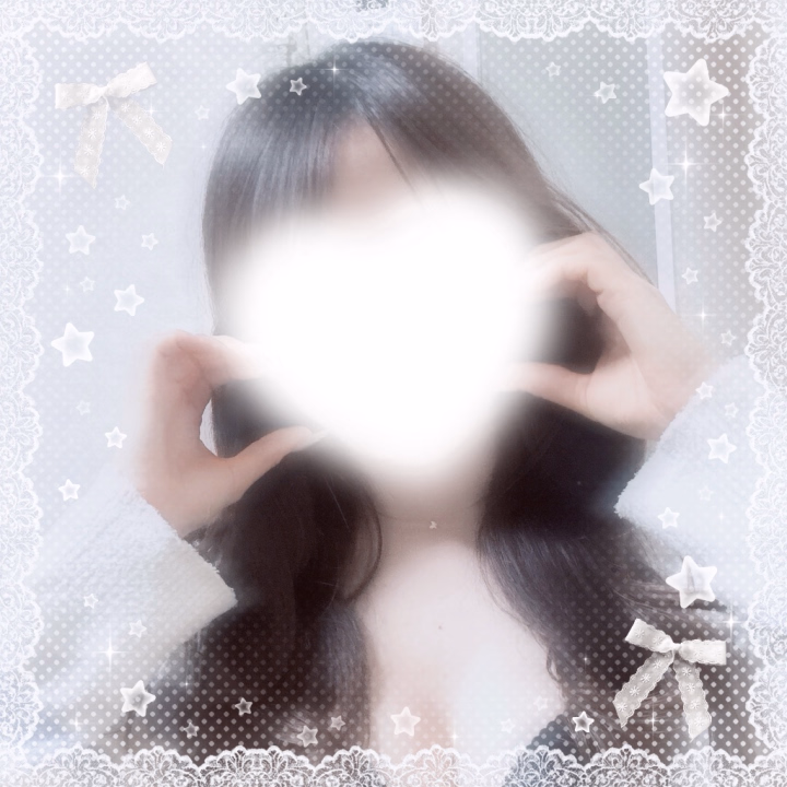 花粉症なみなみです🌿


去年もなかなかつらかったのですが
今年はちょっと違っていて…




鼻のムズムズや目のかゆみよりも
皮膚のかゆみがすごくて🥺



調べてみたら
今年は花粉の量が去年の2倍くらいで
皮膚にも影響が出やすいみたいですね💦



つい、かゆいかゆいって
してしまいそうになるので
ちゃんと保湿しないと…って思ってます🫧




同じような方いたら
一緒に乗り切りましょうね🤍