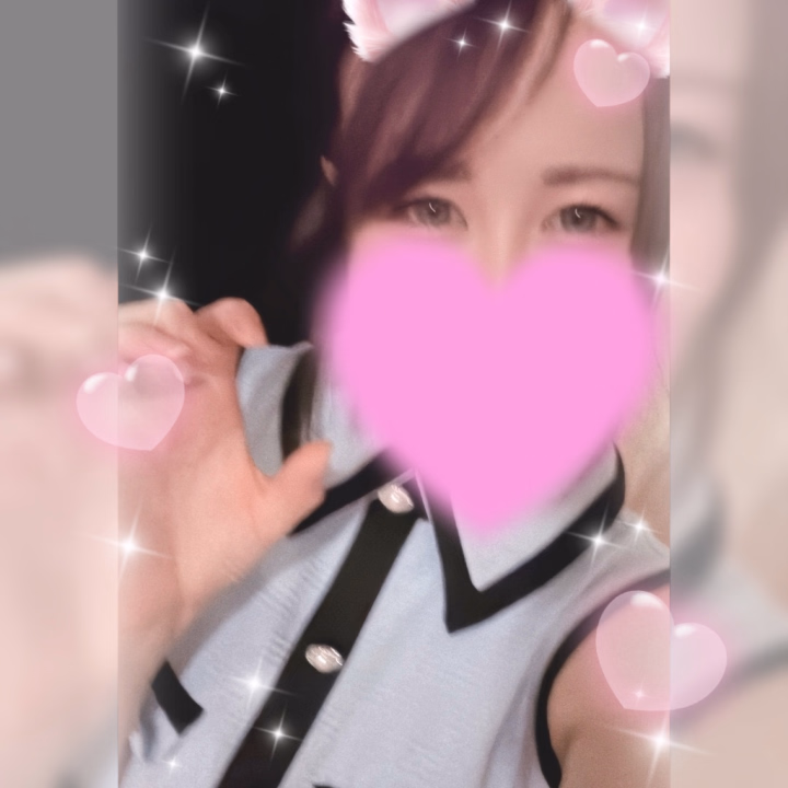 おはみな🫧


今日は風が強いですね(> < )՞ ՞


外に出たら
髪の毛がふわっと舞ってしまって
ちょっと大変でした🥺



風が強いからか
鼻のムズムズもすごくて…
花粉がたくさん舞ってるのかもですね💦



花粉症の方、一緒に乗り切りましょうね🤍



6日はおやすみなので
それまでに桜が散っちゃわないか
ちょっとドキドキしてます🌸



少しでも長く見れたらいいなあ🫧


そして今日はエイプリルフール🐾


みなみ
口の中でさくらんぼの枝を結べます🍒💖
（これ、ちょっとだけ特技です🤭）



今日も無理せず
ゆっくり過ごしましょうね🤍