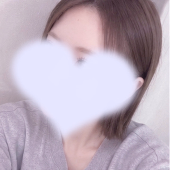 最近、何気ない日常の中に小さな幸せを見つけるのが好きです☺️
美味しいものを食べたり、好きな動画を見て笑ったり、ゆっくりお風呂に入って自分磨きをしたり…♡
特別なことがなくても、こういう時間って大切だなぁって思います🫧
みんなはおうちでは、何をして過ごすことが多いですか?💭
今度会えたら、ぜひ教えてね♡