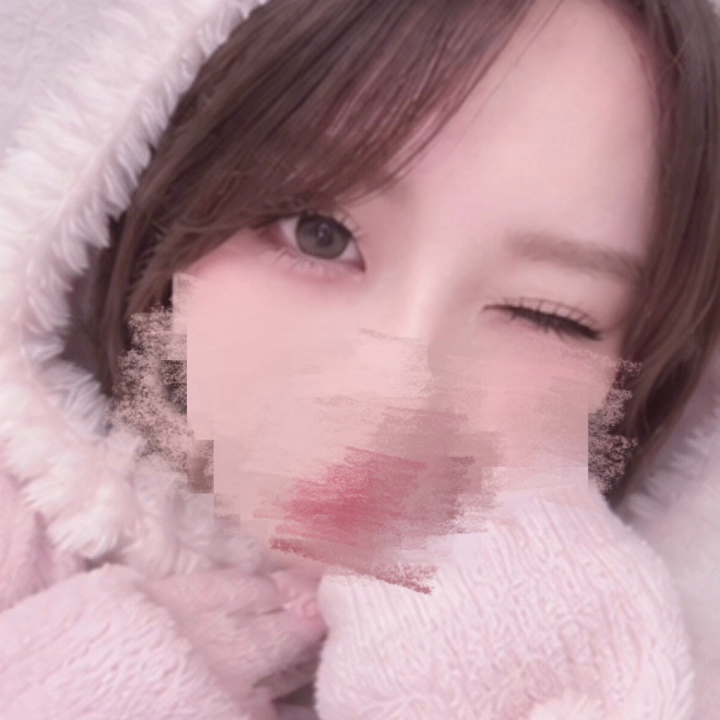 安心できる場所♡
お兄さんにとって、私は安心できる場所でありたいなって思っています😽
お仕事や日常生活で、気を張らなきゃいけない場面ってたくさんあると思うんです。
だからこそ、私と一緒にいる時間は無理して頑張らなくてもいいし、格好つけなくても大丈夫♡
たくさんお話しして笑うのもいいし、何も考えずにゆっくり過ごすのもいいよね✨
会いに来てくれたお兄さんが、帰る頃には心まで軽くなっていたら嬉しいな❤️
また疲れたときに会いたくなるような、そんな存在になれたらいいな。
いっぱい癒させてね♡