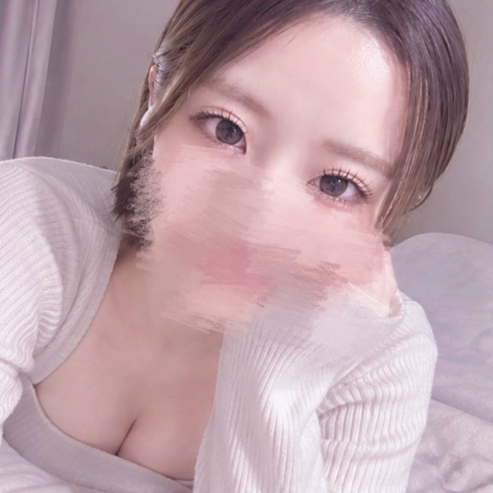 久しぶりのお休み🐈♡


今日はなんと、1ヶ月以上ぶりに何も予定のない休日です！✨️

なので昨日は夜更かしして、お兄さんのこと思い出しながら○○○○しちゃいました……💓

ナニしてたかはご想像にお任せします🤭


いつも何かしら予定を詰めちゃうことが多いので、こんなに何もない日は本当に久しぶり😹

今日は録画しておいたテレビを見ながらのんびり過ごして、そろそろ旅行の荷物の準備もしようかなと思っています🧳♡

旅行って行く前の準備をしている時間も楽しいですよね！

忘れ物がないようにしっかり準備して、安心して出発できるようにしたいです😽

せっかくのお休みなので、今日はあれこれ頑張りすぎず、ゆっくり自分の時間を楽しむ日にします☕️

みなさんも素敵な1日を過ごしてくださいね♡