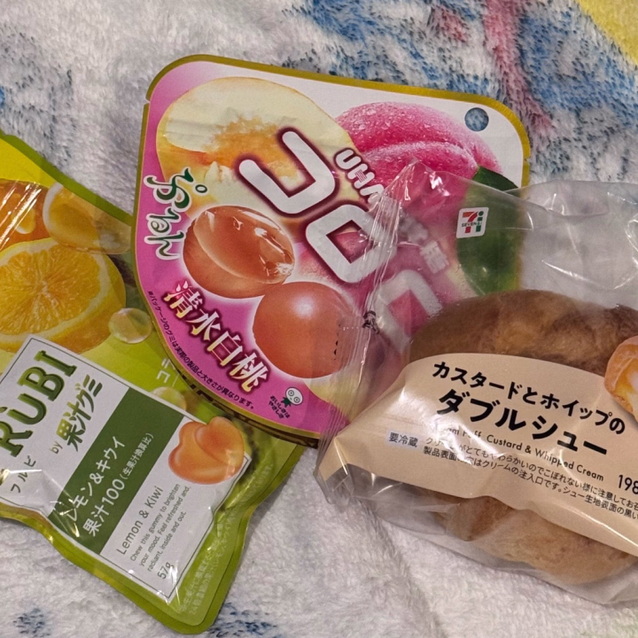 本日もありがとうございました！☺️

本指名のお兄様もネット指名のお兄様もフリーでお会いできたお兄様皆様優しい方ばかりで幸せでした〜！💗

大大大好きな甘い物の差し入れもありがとうございます🥹
美味しくいただきます！😊

おやすみなさ〜い！💤
今回はお人形さんを連れてきたのでよく寝れそう！☺️
