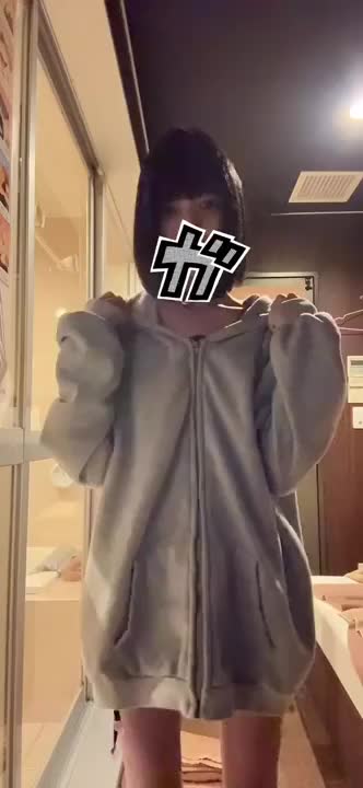 れいはです❕

きのうは体調をくずしてしまいお休みをいただいていました🌀たくさん寝て元気になったので、本日16時まで出勤中です♩

久々の動画どうかな……？？
れいはのスタイル伝わりますように♡

このあともお待ちしていますっ！
