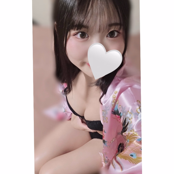 お兄さん、こんにちは！あいみだよ😘♥️

夜1時までお店にいるよ🥰♥️


お兄さんといると、なんでもないことが特別に感じられるの…🥰

例えば、お兄さんの手が触れるだけで、ドキドキしちゃう💓

優しく触れられると、もう…🤭 あいみ、感じちゃうかも…😳


あいみの敏感なところ、探してみる？😉

 あいみ、お兄さんにいっぱい気持ちよくされたいなぁ💕