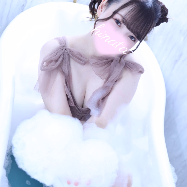 こんにちは、ひなたです☀️


無事北海道到着( ᎔˘꒳˘᎔)🤍
先月は新千歳空港人少ない方だったけど今日はそこそこ人居て買おうかな～と思ってたお店が割と並んでたので諦めました(  ◜𖥦◝  )笑

予定通り明日からハピネス札幌さんでお世話になります(՞ ᴗ ̫ ᴗ՞)🤍

今回は結構長くいるので、北海道在住のお兄さんも出張や遊びに来るお兄さんや、海外のお兄さん方などからのお誘い待ってるね𐔌՞⸝⸝≍ ·̫ ≍⸝⸝՞𐦯🤍



ひなた🌻