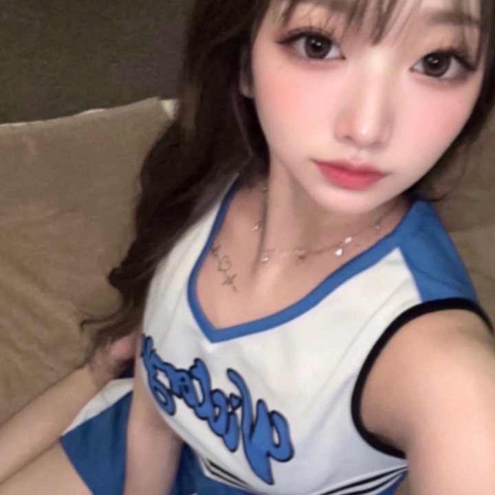 こんにちはえあですっ❣️
昨日のお兄さん達とのイチャイチャ
思い出したらムラムラしてきちゃった🙊💓
お兄さんはどんなイチャイチャ
したい気分ですか?💗
えあはゆっくり焦らされたい気分🤫
お誘いお待ちしてます❤️
※鎖骨辺りにあるのでタトゥーではなく
シールです※