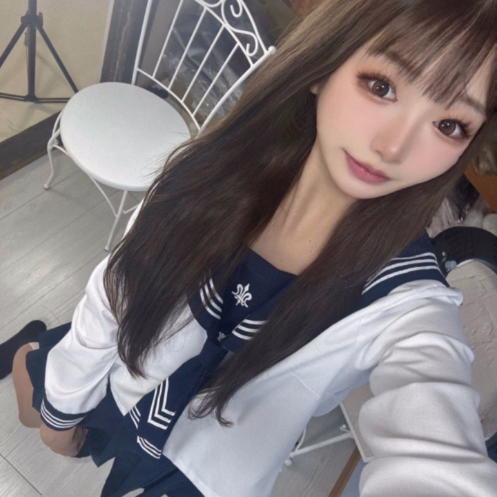 こんにちはえあですっ❣️
今日会いに来てくれるお兄さん達
えあのこと優しく焦らしてくらるから
興奮して今日で何回もイッてる🙈︎💕
お返しに濃厚ふぇ❤︎と悩殺手❤︎き💭❤️笑
お兄さんとたのしみながらえっちなこと
出来る時間最高です( /^﹏^)/💕