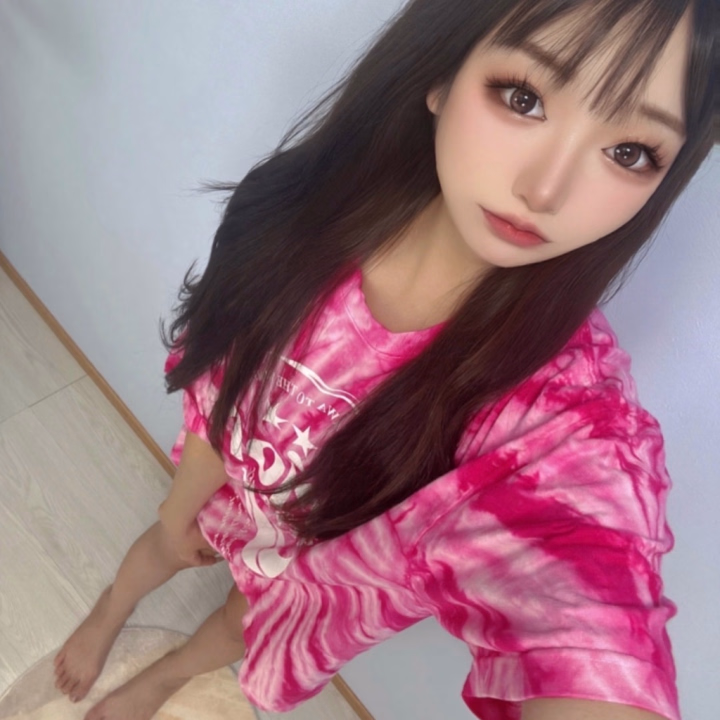 こんにちはえあです❣️
今回の出勤予定も
残り4日🥲
だんだん寂しい気持ちになってきたので
沢山イチャイチャしたいです🥺
お誘いお待ちしてます🥰