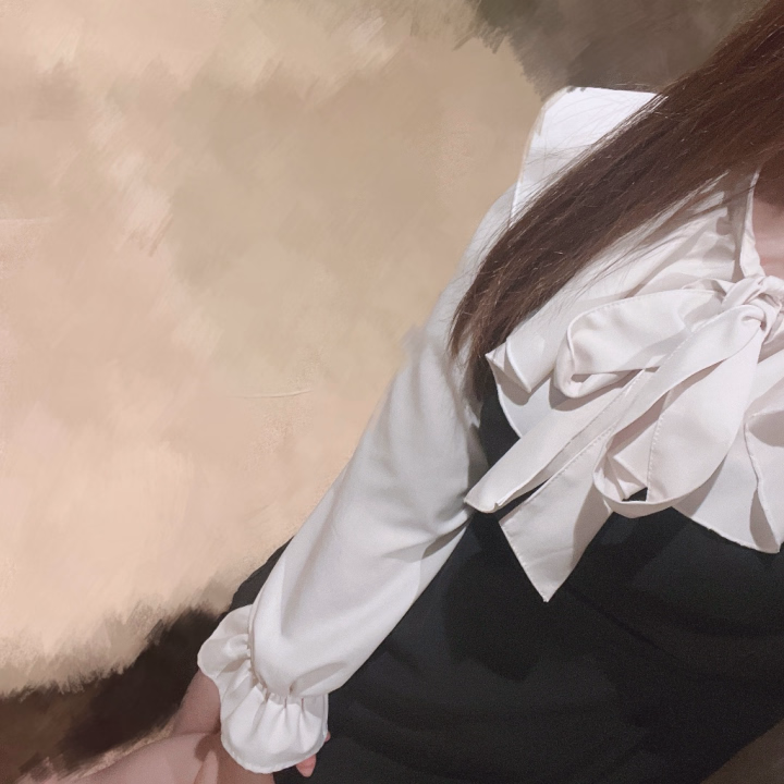 今日もありがとうございました！

終わった後に用事済ませて
ひと段落したところなのだけど、
なーーーんかずっと
やり忘れてることがある気がする🤨
お店にいるときから思ってたけど
ずっと思い出せない🤨

次の出勤は18日の月曜日です！
9時じゃなくて11時からなので
お間違いなく！
お待ちしております🙂‍↕️