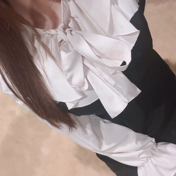 今日は朝から
とても良いアイディアが浮かんで
ウキウキ⤴️⤴️⤴️
ほんっとに思うけど
自分の発想力と行動力と熱量を
仕事にも活かせたら
どんなにいいだろうかと（笑）
好きなものに対する私の力は
本当にすごいです、我ながら（笑）

今日も9時からです！
今月の土日出勤は
今日が最後ですよー！！！
多分次の土日出勤6/13までないので、
お休みの方は是非
今日きてくださいね〜❣️