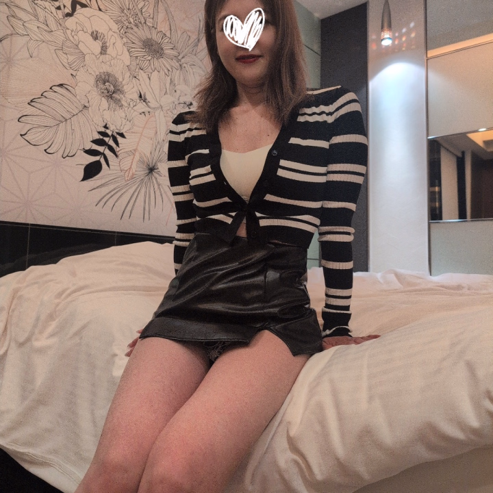 6/14
目黒おウチデート🏘️はじめましてT様🧡
転勤で東京🗼
ひとりの🌃は…なんだかムラムラ💕💕
りくを選んでくれてありがとうございます😊
同年代でフレンドリーのT様
阪神ファンでトーク盛り上がるわで（笑）
エロTimeは、ご無沙汰🤫
ハードプレー満載でしたね。
とってもキモチ良かったです💞💞
次回は、もっとね（笑）
ジャスミン茶ご馳走様でした🙇
また、逢えるのを楽しみにしてますね😘
ありがとうございました🙂‍↕️