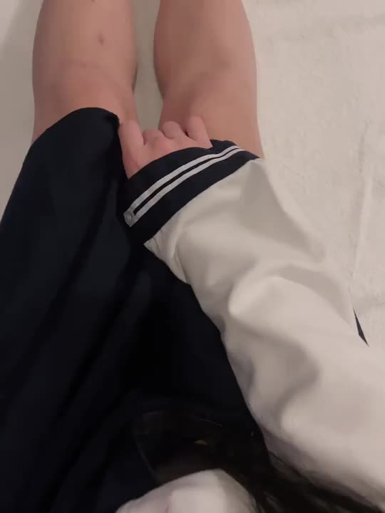 スカートの中チラ見せ🫣💞