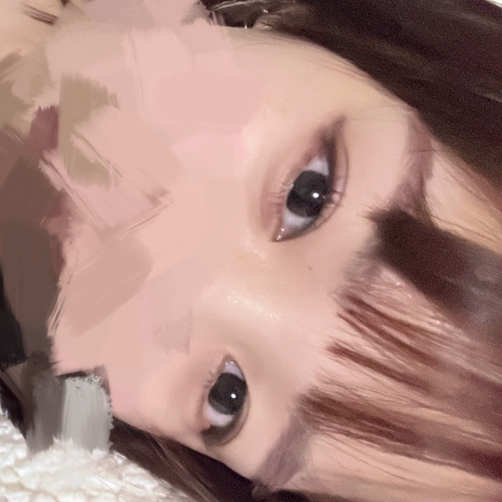 変態紳士の皆様…(ﾎﾞｿｯ

聞こえていますか…(ﾎﾞｿｯ

お久しぶりです…

あの、その…覚えておられますでしょうか…(ﾎﾞｿｯ

つきひです(ﾎﾞｿｯ

4月からの環境の変化にも慣れ、豆粒程度の心の余裕が出来たので…

生きてるよ〜って

お店辞めてないよ〜って

ご報告日記を書いております…(ﾎﾞｿｯ

一時期つきひの絹豆腐メンタルがどん底まで落ち、その拍子に今までのｴﾛ写真を全て消去してしまったので

仕事終わり疲れ目つきひの写真で…🌙

その…

とてつもなくお優しいスタッフ様仏様のお陰で何とか籍を置かせてもらっております…🙇‍♂️🙇‍♂️🙇‍♂️

6月はッッ…

出勤できたらな…と(ﾎﾞｿｯ

短時間でも…(ﾎﾞｿｯ

かつてはつきひの変態紳士様であったそこの貴方っっ

6月は出勤できたらと思っているので(ｲﾔ…ﾎﾝﾄｳﾃﾞｽﾖ…)

つきひのモチベーションの上がる一言をくださいっっ(他力本願!!!)

つきひ🌙