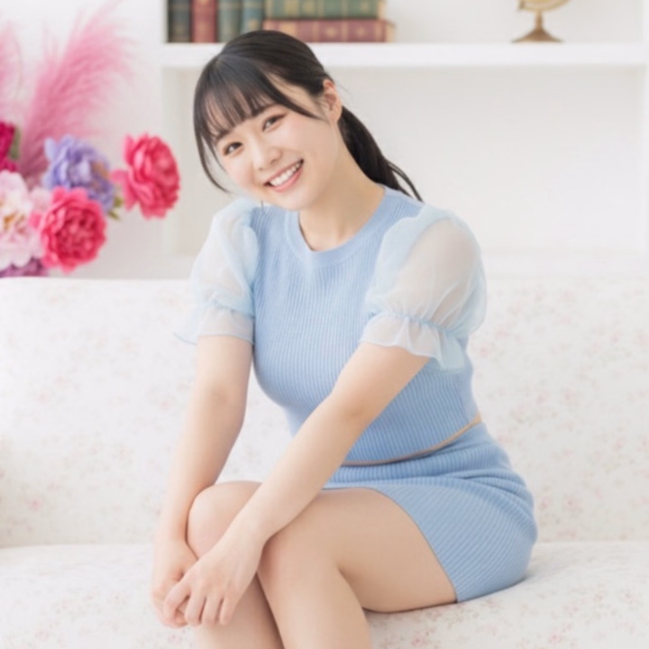 昨日はゼットンとダダの話で盛り上がったんだ〜(ò⍘ó)❤️


小さい時にね、夜寝れなくてリビング行ったら

親が夫婦でウルトラマン見てて…

バルタン星人が、電話してる人をビームで固めてるのが本当にトラウマになった記憶がある笑笑


ダダのビデオ見ちゃった日は本当に寝れなかったなぁ😭😭💦

いちばん無理かもダダ。あのたくさん同じ顔がヌっっっって急に出てくる感じ？？？泣泣

お化け屋敷より怖いよ、、😱

柄もシマシマで気持ち悪いし🤮


ちなみにわたしの推しは圧倒的にメフィラス星人！！IQ20000もあって、！

戦わない主義なのかっこいいし、話し方丁寧で可愛しっ！😳💕

人の記憶改ざんしちゃうのすごいよね〜♡

メビウスの時のやつ見たんだけど、メフィラス星人がヒーローだっていう世界に書き換えてたの🤭🤭


あとはネクサスとかも見てたけど内容重かったけど🙄💦

どこ世代の人達が見てたんだろ❔❔気になる(っ ॑꒳ ॑c)