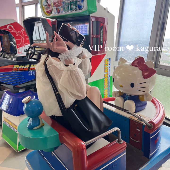 🎀 かぐらちゃんってこんな子
プライベート編 🎀

・サンリオのクロミちゃんと
ちいかわ、モモンガ がだいすき♡

これでもかってくらいグッズ集めしています✨️どんなものでもだいすきなキャラクターが印刷されていたらすぐ欲しくなっちゃうから大変😵‍💫

・ご当地ちいかわを買うこと♡

関西も含め降り立った先々でご当地ちいかわを買うことにハマってます🎶
まだ、京都・奈良・大分・沖縄ちいかわしかゲットしてないのでほかのご当地ちいかわもゲットしなきゃ‼️
福島県ちいかわ絶対買って帰る💭

・お洒落なとこ巡り♡

カフェやアフタヌーンティーなどオシャレな場所に行くのにハマってます✨
インスタの保存欄はもうオシャレなところだらけ！お友達に共有して一緒に行ってもらってます♡

♡.*･ﾟ┈┈┈┈┈┈┈┈┈┈┈ﾟ･*.♡

あしたから5日間
出勤させていただきます🌟

ご予約等は
X（旧Twitter）@__kq_07
ヒメチャンネルトーク にて
お待ちしております💞

期間限定❣️
天真爛漫がーる🎀に会いに来てね🤍

かぐらちゃん🐰ྀི