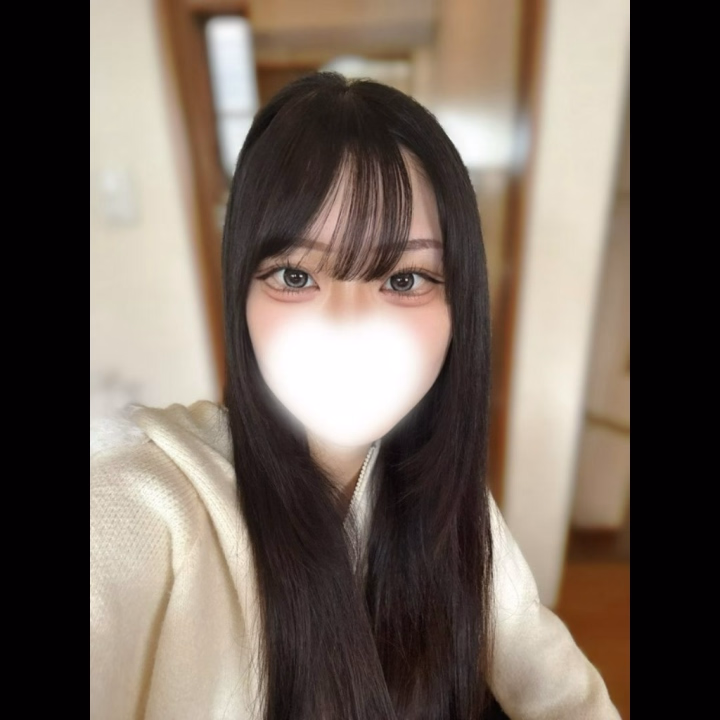 初めまして！

今日から入店のみつはです🖤

華奢で色白が私のかわいい部分かなと思っているので、ぜひ皆さんにかわいがってほしいです🖤

好きなことは漫画、映画、アニメ、ライブに行くことです🕋🎤
歌うことも好きなのでぜひちふゆの歌、きいてください🎵

本日は23時半辺りまで出勤しています〜もし良かったらお誘いしてください💭