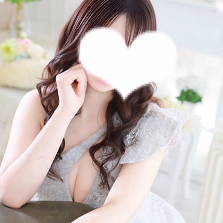 まゆはです🌿

本日も17:00-23:30まで出勤します！
この前初めて撮影をさせていただきました💫
とっても緊張したけど、楽しかったなぁ

ぜひお待ちしてます❤︎

写メ日記で見てくださってる方もヒメチャンネルも見てくださると嬉しいです🫧