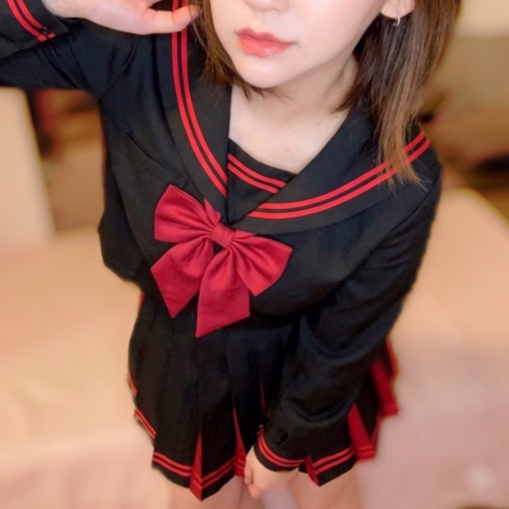 お昼休憩中かな？☀️
ご飯食べて眠くなる時間だね🤭

今日のお仕事が終わったら、
ちょっとだけ自分にご褒美あげてもいいかなって。

ふと会いたくなったら思い出してね