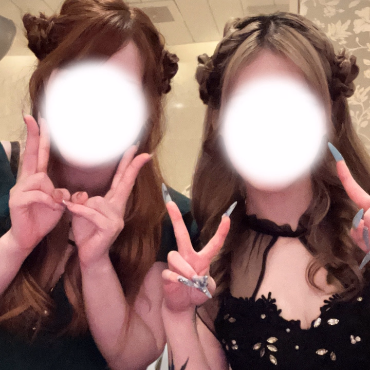 部屋入りしてます🙌🏻

またまた二〇でほたるちゃんと一緒🫶🏻

最近日記、この話題しか話してない笑

今日はほたるちゃんのトレマの羊ヘアでお揃いにして写真撮った🐑🤍

昨日も今日も完売🈵ありがとう😳

最近忙しくて足ガクガクです^_-☆

またシフト出したので日記上げます(👍　 ˙-˙  )👍

X @rio_8l