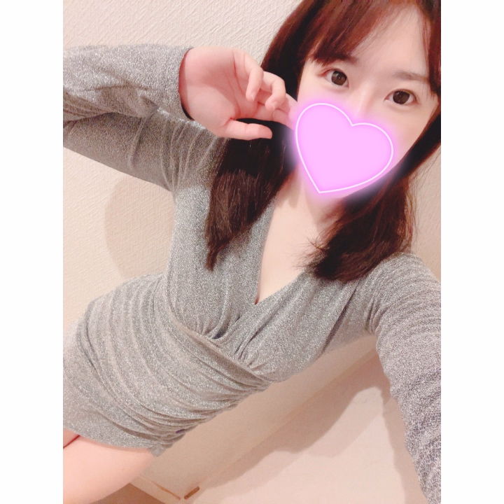 おはようございます☀️


昨日ははじめてお会いする方がたくさん！とっても新鮮な1日になりました😌
遊んでくださった方ありがとうございました🥳🤍ﾀﾉｼｶｯﾀ!

ぺろんちょの新しい思い出にかんなさんを追加をしてくれると嬉しいです📸📕



GWまだまだ出勤続きます🙋‍♀️
本日もよろしくおねがいします🙆‍♀️🌸


かんな🎀