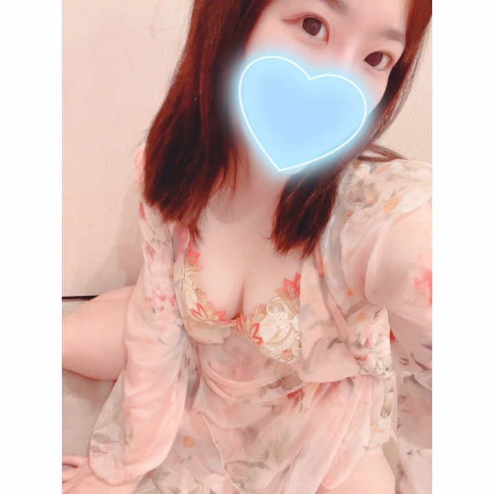 おはようごうございます(っ ॑꒳ ॑c)


昨日はマッサージいって後の爆睡コース🐑

やりたいこともあったんですけど、体調を優先させていただきました😌

気づけば横浜の出勤も折り返しを迎えており🙄ﾊﾔｲ
次の出勤の話とかスタッフさんとしていましたが、暑い夏の時期になりそうです…🫠🔆｡°


それでは本日もよろしくおねがいします🎶

P.S
イベント参加、前まで気軽な感じだったから参加してたけど課金制度強くなってて辞めることにしました🥺
応援してくれた人、見てくれてた人ありがとうでした😌
またいいのがれば参加したいです🌸

かんな🎀