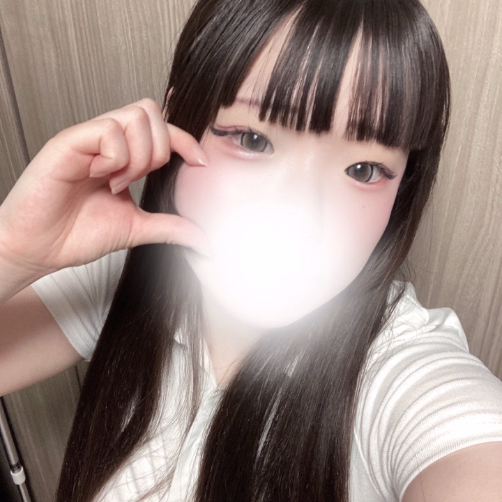 はじめまして！ちのです！
お兄さんを癒したくて今日からお世話になります💕
え♡ちなことが大好きなので一緒に気持ちよくなりましょうね？🫶