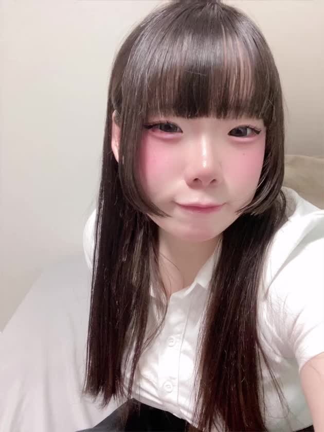 舌はぺろっと、お顔はにっこり
お兄さんのアレを見ても同じ反応するよ？🥺