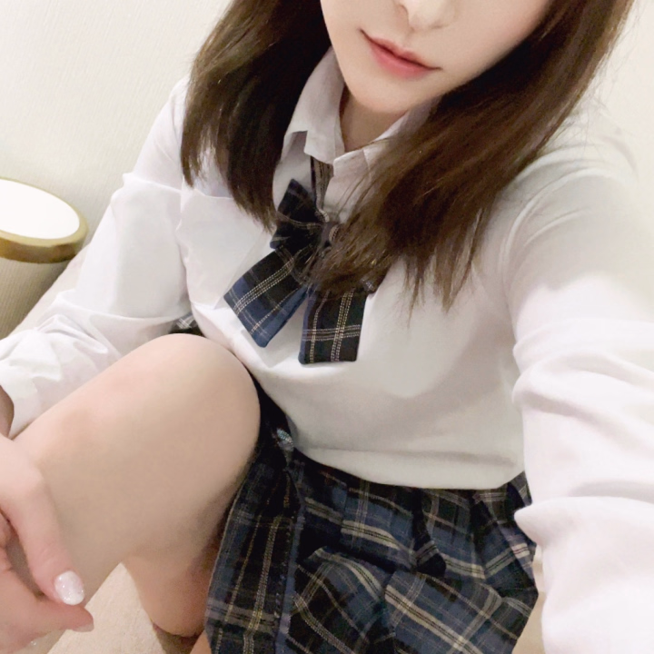 今更だけど…自己紹介🤭✨️

改めまして、ひなたです☀️

異世界もののアニメが好きで、気付いたら夜更かししながら見ちゃうことも📺💕

お休みの日は推し活も楽しんでいて、俳優さんからアイドルまで幅広く応援しています🥰

お話するのも大好きなので、ぜひみなさんの趣味や推しのお話も聞かせてくださいね✨️
