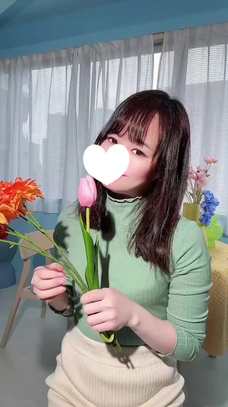 毎日の笑顔を引き出す
お手伝いします！


笑う門には福来る
なんて言うくらい、明るさって
人を惹きつけるし
安心するよね☺️💓


だけど、
毎日頑張って疲れちゃった人も
いると思う。

必死に笑顔を出そうとして
余計にしんどくなっちゃったりね…。


そんな自然に笑顔を出せる場に
してあげたいし
スーツという鎧を脱ぎ捨てて
羽を休めて欲しい໒꒱



心から笑った時って
「あ！顔の筋肉ってこう使ってたな」
とか
「むしろニヤニヤが抑えられない」
状態だよね 笑

そういう時って
背負っていたものが
どこかに飛んでいくような感覚だったり

いい意味で余韻が残って
明日からも心穏やかで行けそうな感じ✨


一緒に笑いあって
明るい未来になれば
私もとても嬉しいな💓💓