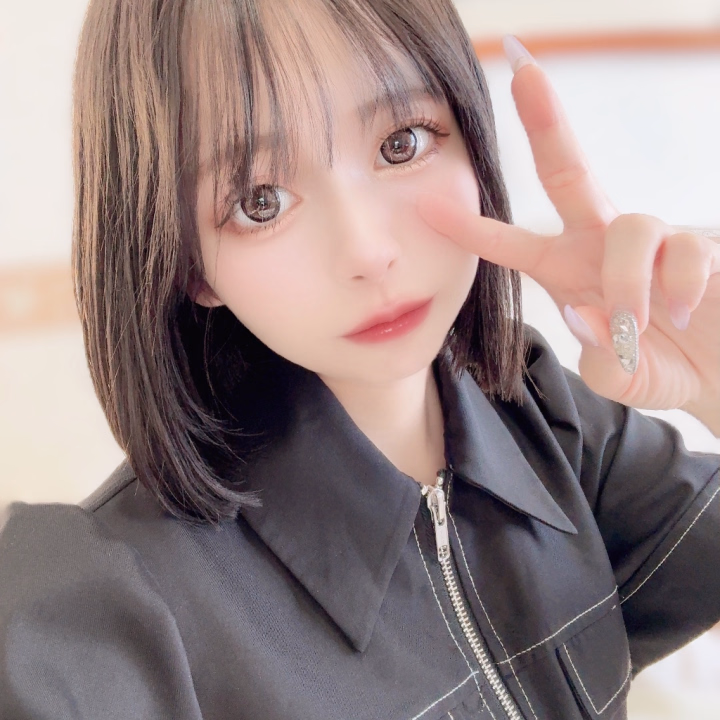 おはよう💗

昨日お会いしてくれたお兄様
ありがとうございます🥰

差し入れもありがとう🙂‍↕️💞

時間あるからって
会いに来てくれるのは愛でしかなくてラブすぎる🫶🏻‎💕︎︎

今日もいるのでご予約お待ちしております‪✊🏻‎💞