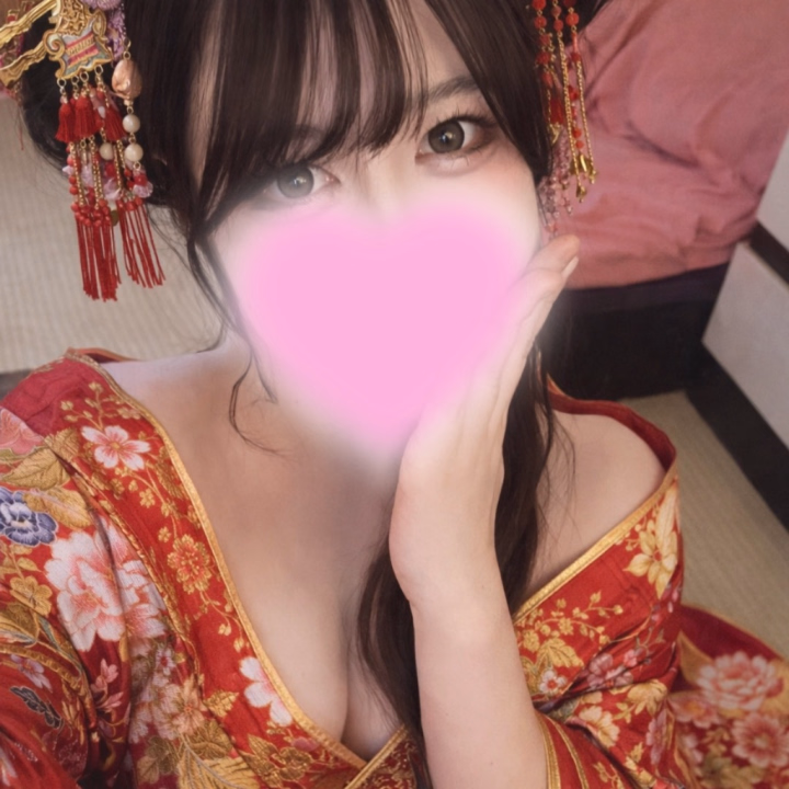 ぎゃー！雨ー！
足元ビシャビシャなりながら出勤しました💦
雨だからゆったりさんかなって思ったけどスタートからお誘いありがとう😭

今日も一日よろしくです♡♡