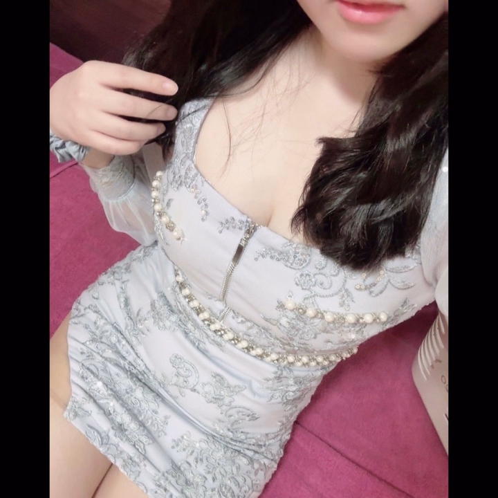 今日は私の自己紹介をしようと思います❣️

のいです❣️のいちゃんって呼んでくれると嬉しいな💕

性格はおっとりしててお話するのが好きです🥰お兄さんのお話も聞かせてください💕

最近の趣味はゲームです❣️ゲーム好きなお兄さんぜひ教えて欲しいです🥹



今日は15時まで出勤しているのでご予約お待ちしております‪🫶🏻︎💕