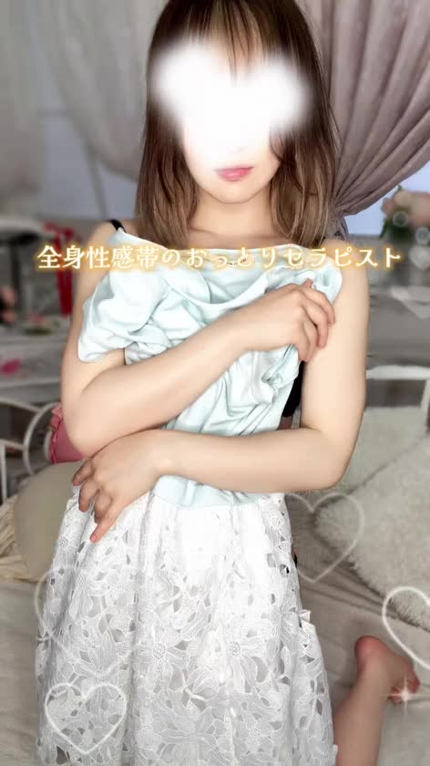 最近、筋膜ローラーにハマって運動とは別にゴロゴロする日を設けています🌟

MEGUMIさんが美容家としても
注目されるようになりましたが、
年齢を重ねてからの痩せ方の紹介で
「ほぐして鍛える」
という事を言っていました💡

ただ筋トレしただけでは"肉感"
というものがなかなか落ちない…という方もいるのではないでしょうか？🥺

私もプニっとした部分や下腹ぽっこりがなかなか落ちないタイプ😭

代謝が落ちたり、凝り固まったりしたお肉をまずは解して柔らかくてするという事が大切みたいです💡

カルサイネイザンから見たお身体も同じで
長年溜め込んだ疲れや毒素をほぐして流してあげる事が、自律神経の乱れを整える一歩となります😌

「腹が立つ」という言葉があるように
お腹は"第二の脳"
お腹が日頃の疲れやストレス、トラウマを受け止めてくれているとタイでは言われています。

日頃のお忙しい方
責任のある業務に就いている方程お腹がガチガチ…

最近🍌の元気がない
途中で🍌の元気がなくなる

それ、自律神経の乱れからくるものかもしれません😌

ぜひ一度施術も受けてみてくださいね🥰