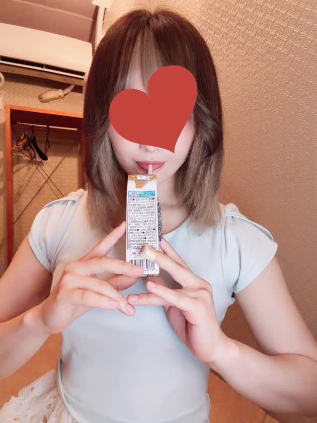 お待たせしました🥰

スタッフさんからの説明も終えて
これから初お仕事スタート✨

1番目のお兄様はどなたか…
ドキドキですが、今日からよろしくお願いします🌸


🍀スケジュールです❤🍀
5/17 16:00〜24:00
5/18 16:00〜24:00
5/19 お休み
5/20 16:00〜24:00
5/21 9:00〜16:00


🕺 男磨き施術のできる癒し嬢 🕺

私は自律神経を整えるお腹のマッサージ
「カルサイネイザン」のセラピスト資格を取得いたしました📕

今は、カルサイネイザンの講師を目指して修行中です☆

私の施術を受けてくださる方募集

＊施術はお時間を要しますのでカウンセリング含め150分程度お時間を頂戴いたします。
効果をお試しになりたいお兄様は
その後の❤️❤️❤️のお時間も確保いただけますと多幸感のある🍄💦も期待できるかもしれませんよ🥰
