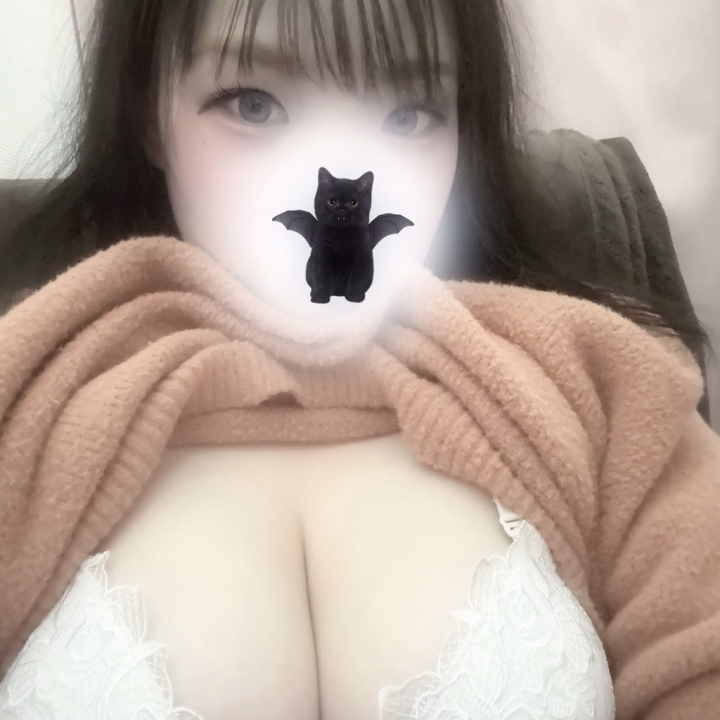 きあらです🤎

出勤しました〜！

13時から0時までいます！

お誘いお待ちしております(*´︶`*)ﾉ