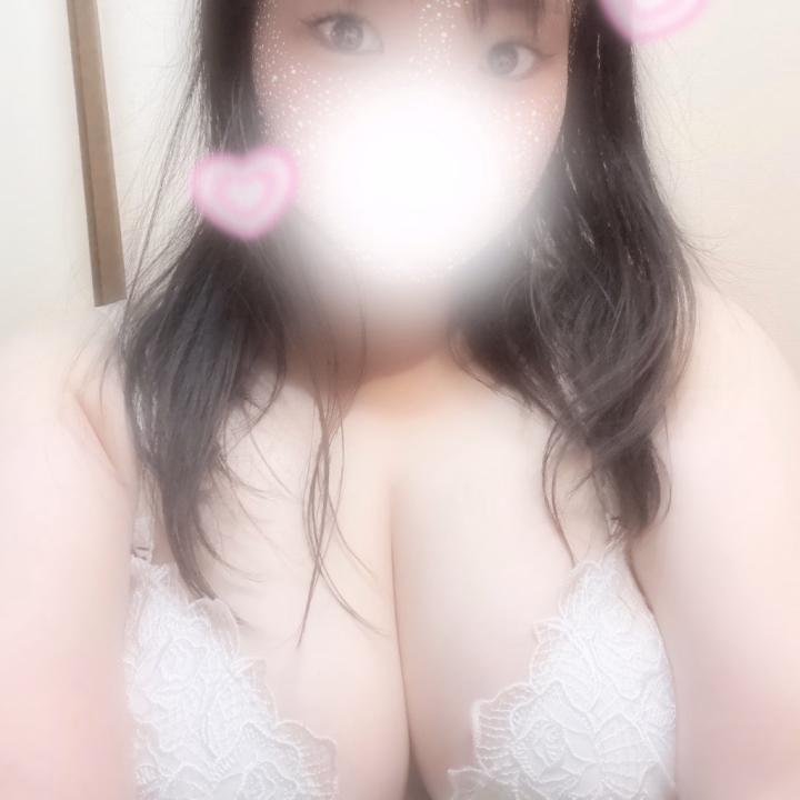 おはようございます😊

きあらです🤎

今日は昨日より寒いですね🥶
おふとんから出たくない笑

今日もお散歩してから出勤しようかな〜！

今日は金曜日ですね〜💕

金曜日ってやっぱり好きだな！
テンション上がる！(* 'ᵕ' )☆

今日も13時から0時までいます！

お誘いお待ちしております(*´︶`*)ﾉ