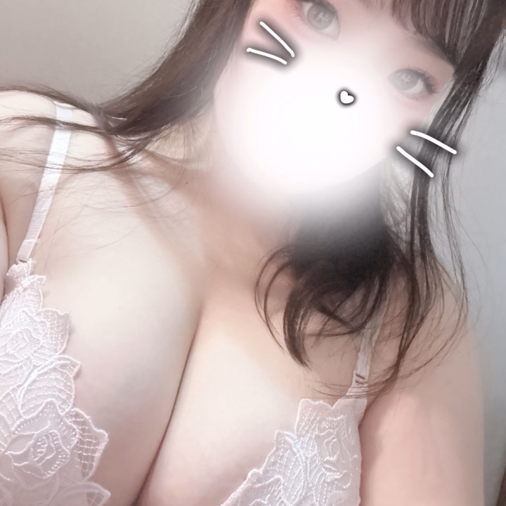 おはようございます(* ॑꒳ ॑*  )⋆*

きあらです💚

今日、とっても暑いらしいので
水分補給とか気をつけないとですね！
私は毎年、OS1にお世話になっております笑
水分補給を忘れがちになってしまってOS1がポカリの味がするので今年も気をつけないと！
5月からこの気温だと夏場が怖いですね:( ;´꒳`;):
お互い気をつけましょね💕︎💪( ¨̮ 💪)