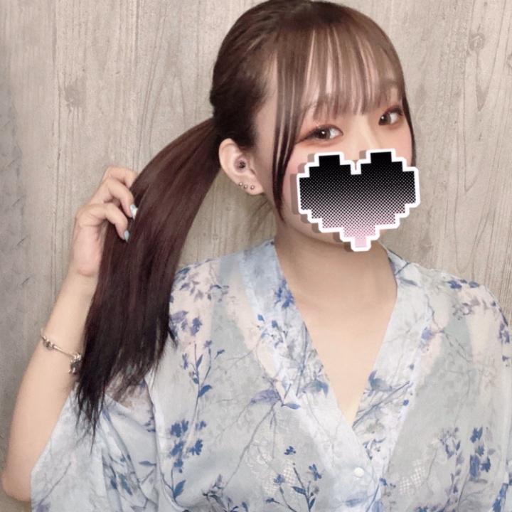 夏といえば浴衣...だよね？？

昨日お誘い頂いたお兄さん達
めろんちゃんとのWｺｰｽリピートで来てくれたおにいさん
朝から三宮🏫に特待生で会いに来てくれたお兄さんもお誘い既に頂いたお兄さん達！
ありがとです(  . .)"

今週は木曜以外コスプレおりますので♡
会いに来てくれると喜びます🐰