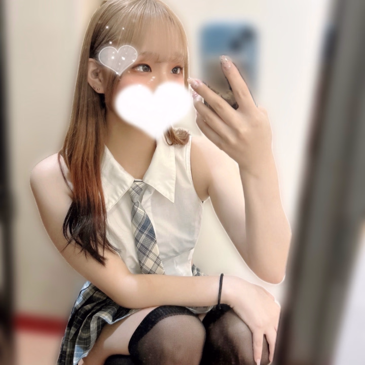 昨日の感謝祭21時までだったのにフリー1名と指名の15名様ありがとうございました!(´▽`)
中には1時間以上待ってくれてたお兄さん達もいて🥹
名刺持ってまた会いに来てねーーー!!!
P.s. 今日明日お休みです🐰