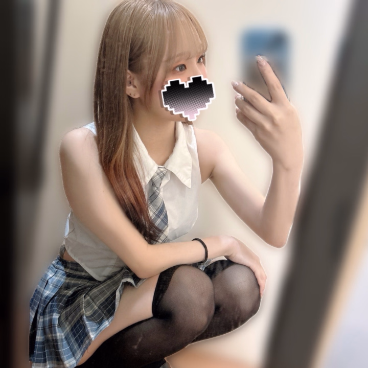 10~17 三宮🏫いますっ✨
18~ コスプレ出勤
明日は京橋🏫 居るよ( . .)"
