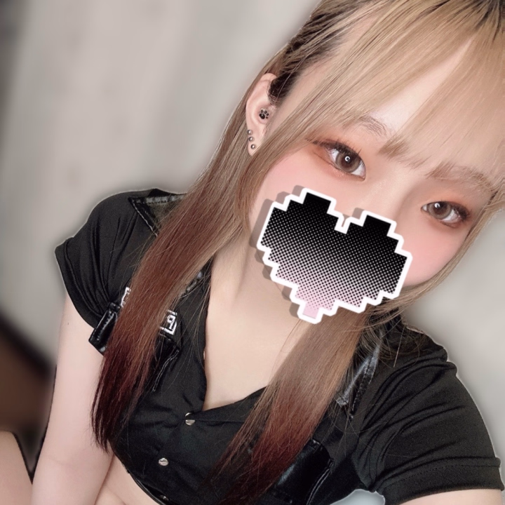 昨日 京橋🏫 10~17 出没してました♡
10名様ありがとう‪(  . .)"‬
半分のお兄さんは待ち時間あるのに待っててくれて嬉しかったよ〜🐰
夜もコスプレでお誘い頂いたお兄さん達ありがとう!(´▽｀)

明日は10~17 三宮🏫 出没します
特待生コースのご案内も出来るので
京橋遠いんやぁ！ってお兄さんも会いに来てﾈ🫣