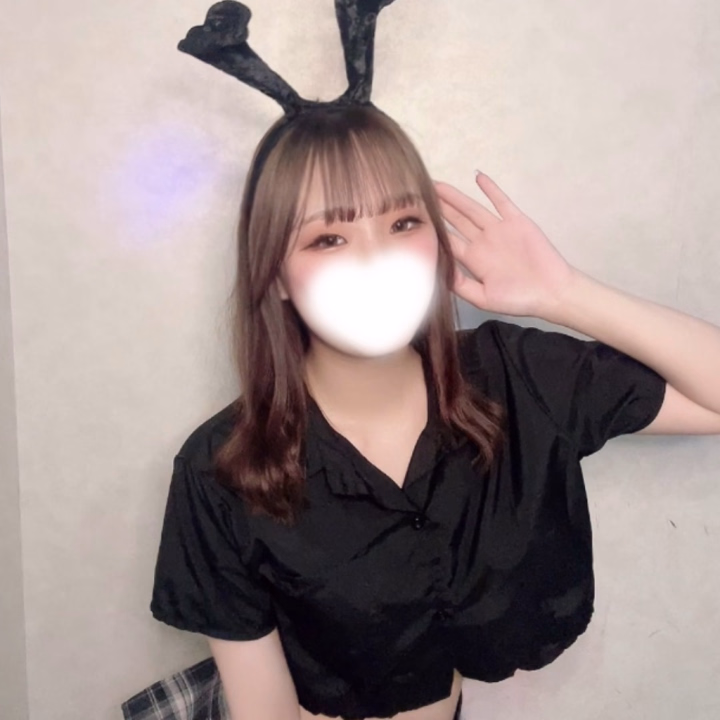 9.25 15~
9.26 12~21.5
9.27 10~ 感謝祭🉐
9.28 10~22 
9.30 10~21.5

います💫
出勤バラバラになるけど時間合わせて会いに来てくれたら喜びます🐰🤍

京橋電車の子達もいるから感謝祭も女の子めっちゃいるよ👀

久々な子達にも会えるから楽しみ₍ ᐢ. ̫ .ᐢ ₎