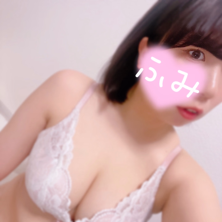 明日、10時～19時までお待ちしております♡
グリーン車のご予約はこちらから···▸﻿072-228-7333

19時以降のお遊びを希望のお兄さんは
18時30分までにお店に問い合わせください🙇🏻‍♀️
21時頃までならご予約可能です◎

寝て起きての繰り返しの1日だったので
昨日のお礼日記更新するのが遅くなりました💦
明日は問題なく出勤出来ますように🥺