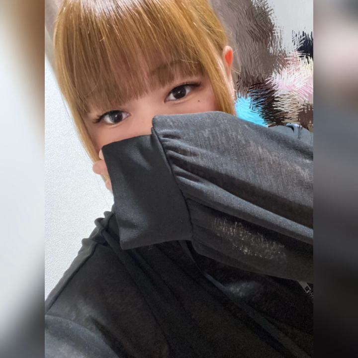 こんにちは👀

出勤しました⸜(*ˊᗜˋ*)⸝

22時までいますෆ‪

どんどん暑くなってきてるから
水分補給しっかり٩(ˊᗜˋ*)و

お兄さんからの
エチエチなお誘いぜひお待ちしてますෆ‪