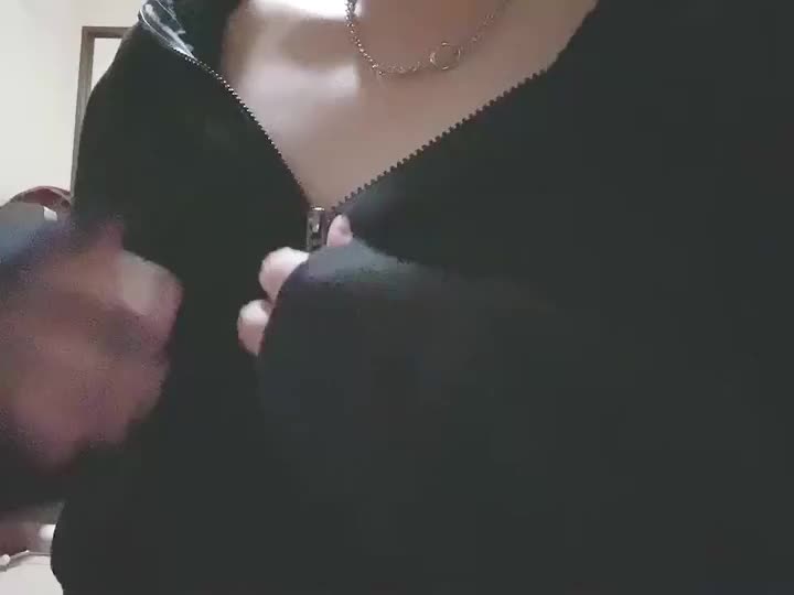 もちもち柔らかおෆ‪ぱい(ฅωฅ`)💕
えちえちなお兄さん待ってます🥰
イベント2回目からだけど応援してもらえたら嬉しいです✨