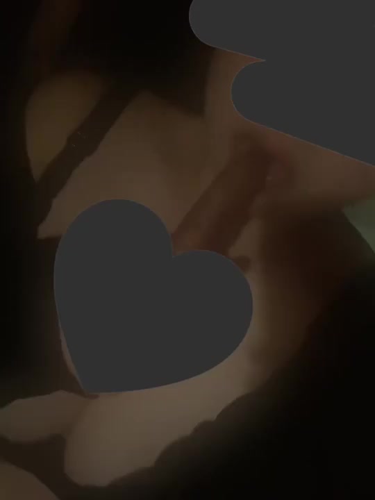 ペロッෆ˚*





最近お兄さんにお口が上手って
褒めてもらえることが増えて
とっても嬉しいです🥹ෆ

お口でも搾り取りたいって
思っちゃうの(ฅฅ*)....

ぜひもみじの
​​​​​​​お口試しに会いに来てね(ฅωฅ`)♥