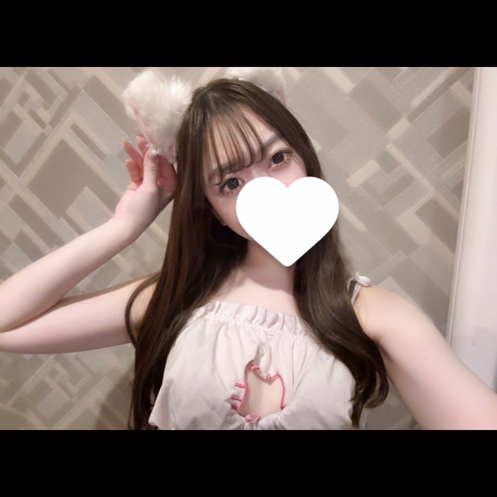 もえです♡
 
 前半ありがとうございました😭♡
 休憩して、後半も頑張ります☺️
 
 雨降るかも！やから
 足元気をつけてお越しください♡
 
 
 コスプレ好きの集まるお店
 @2525yonago
 
 不定期で
 ゲリライベント情報や
 女の子のリアルタイム情報を発信中✨
 
 💥今日は特別ゲリラ開催💥
 合言葉を確認してお得に楽しんでくださいね☺️🩷
 
 
 写真は前にねこちゃんのコスプレしたときの！にゃー🐱♡
 
 
 ではまたあとで！♡
 
 ♡もえ♡