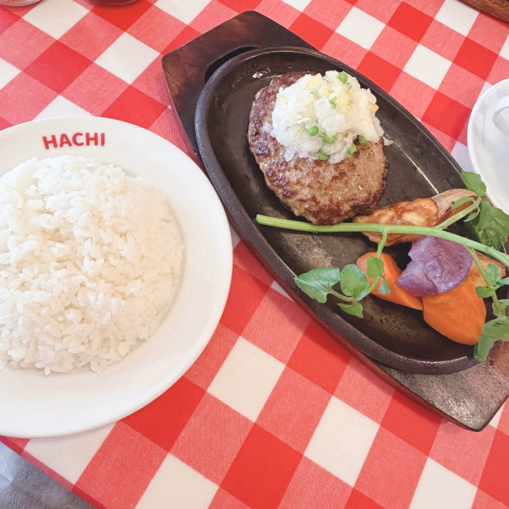 おばんです🌙

ずーっと食べたかったハンバーグ
食べてまいりました( ´⤙`⸝⸝ )♡

美味しすぎて疲れが飛んでいきました✨
宮城の方も他県の方もぜひ食べてほしいです🫶

明日からリクエスト出勤になってるので
遊びたいな〜って方はご予約お待ちしてます🍀

幸せな1日になったのでぐっすり寝れそうです♡

皆さんもゆっくり休んでくださいね❣️
おやすみなさい〜(՞- -՞)ᐝ


りおな🐶