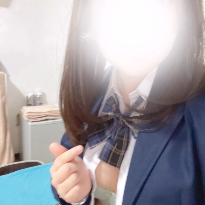 えっちな気分のえりです😋💗



遊びに来ていただけるお兄さん
ほんとうにありがとうございます💗



えりに会いたいって思ってくれてるお兄さんがいるって…

胸がぎゅーってあったかくなっちゃいます🥺



「今日もい〜っぱい可愛がってもらえますように…」

って思うのでしっかり身だしなみは最大に整えるようにしています💪
　
今日もいっぱい、ぎゅってしてね💗